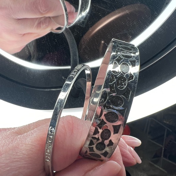 Coach BANGLES SET OF 4 Gold and Silver with box - Picture 7 of 7